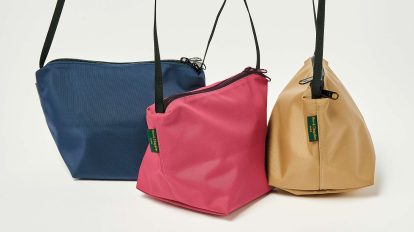 〈エルベシャプリエ〉の舟型トートよりショルダーバッグが登場