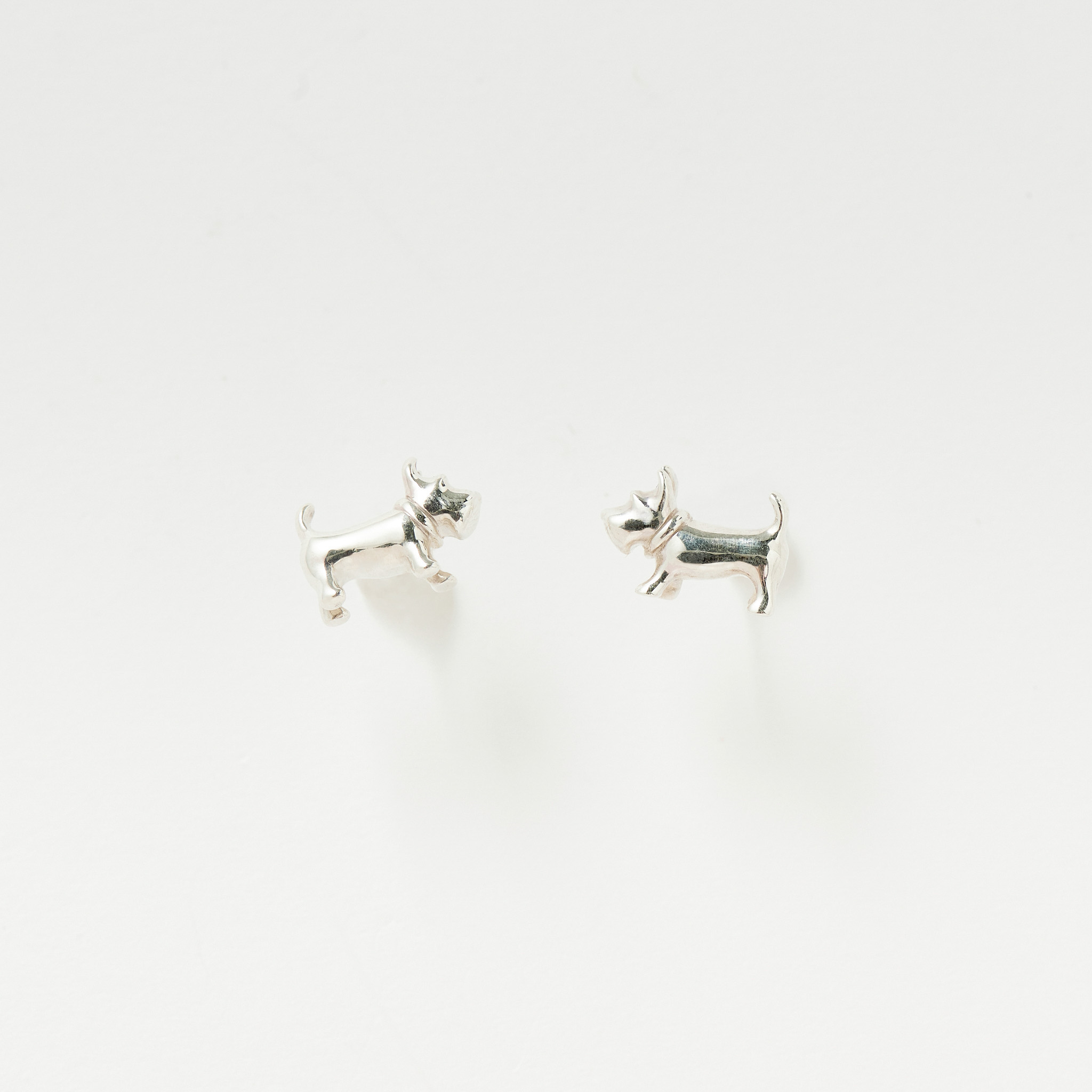 ロロ〉のシュナウザーピアス | 【GINZA】東京発信の最新ファッション