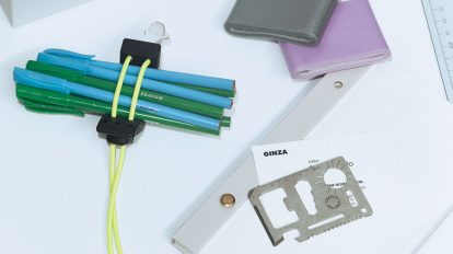 アウトドアの機能派をそろえて、仕事デスクを快適に