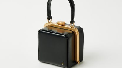 プレッピーなスタイルに合わせて持ちたい〈アニエスべー〉のバッグ