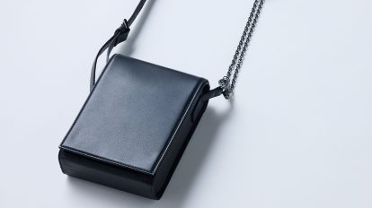 〈ミズイロインド〉初のバッグはミニマルな美学を体現