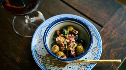 「HAN」口尾麻美が教えるクイックおつまみレシピ：ハリッサのスパイ…