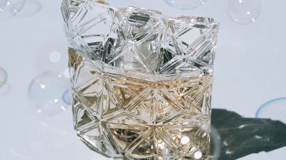 「光」をイメージして誕生した〈ISSEY MIYAKE PARFUMS〉のヴィーガ…