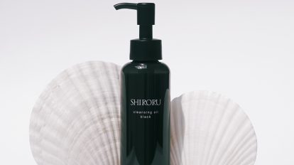 〈SHIRORU〉厚みのあるテクスチャーが心地よい“黒”のクレンジングオ…
