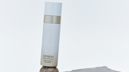 医薬部外品にアップデートした〈SENSAI〉のトリートメントローション