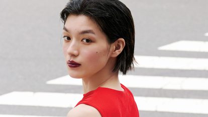 艶も彩りも欲しいまま！葡萄色のデュアルリップ。太陽の季節のシテ…